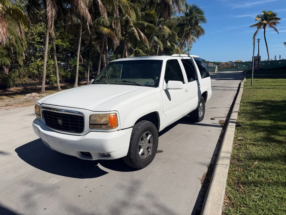 2000 Cadillac Escalade 1st Gen - Image 4 of 21