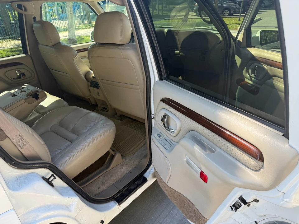 2000 Cadillac Escalade 1st Gen - Image 18 of 21