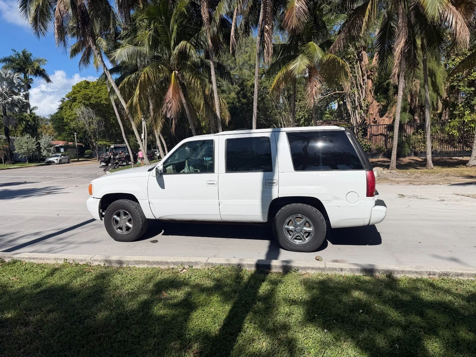 2000 Cadillac Escalade 1st Gen - Image 6 of 21