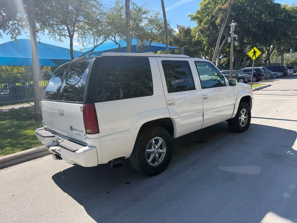 2000 Cadillac Escalade 1st Gen - Image 12 of 21