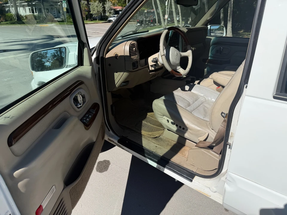 2000 Cadillac Escalade 1st Gen - Image 16 of 21