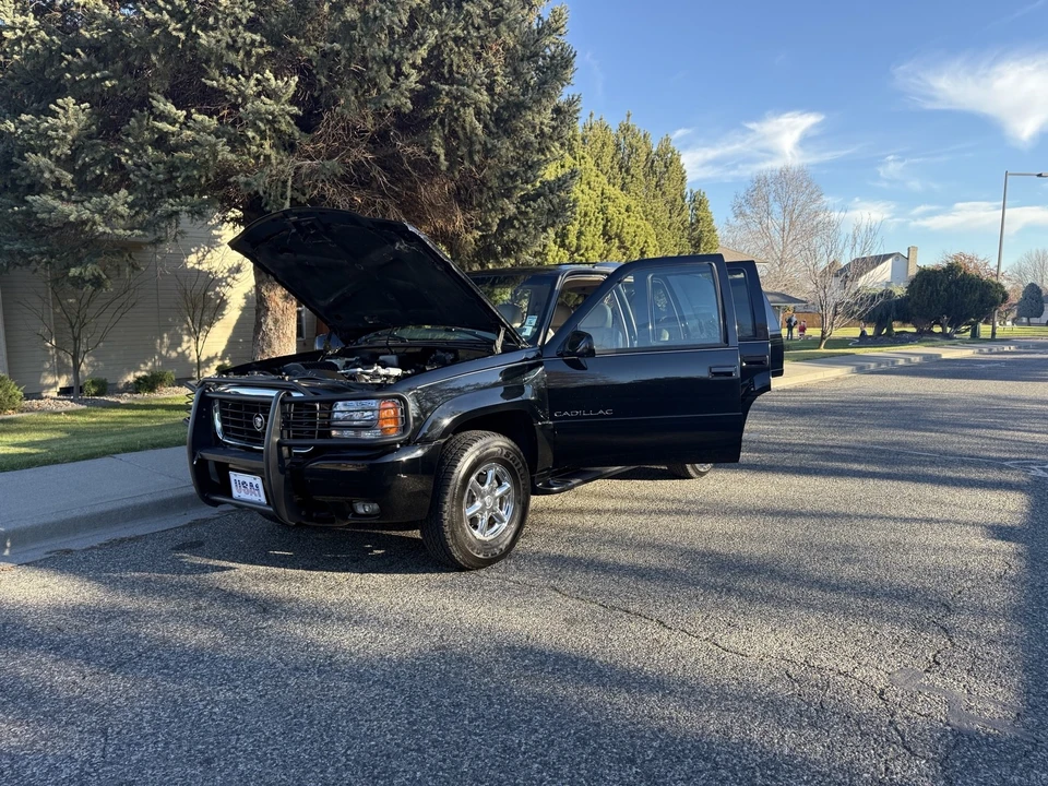 2000 Cadillac Escalade 1st Gen - Image 16 of 21