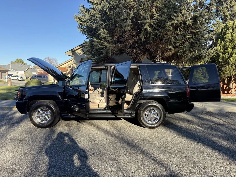 2000 Cadillac Escalade 1st Gen - Image 17 of 21