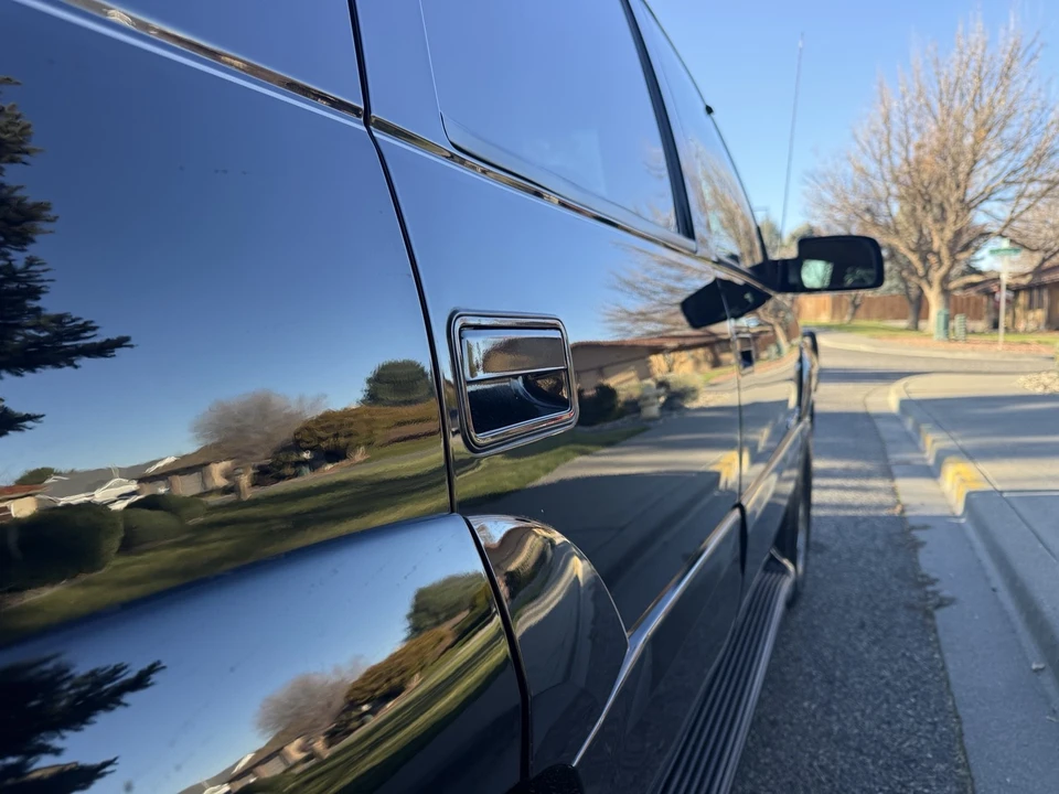 2000 Cadillac Escalade 1st Gen - Image 10 of 21