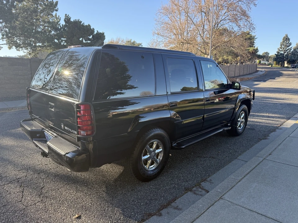 2000 Cadillac Escalade 1st Gen - Image 5 of 21