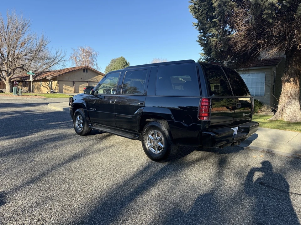2000 Cadillac Escalade 1st Gen - Image 3 of 21