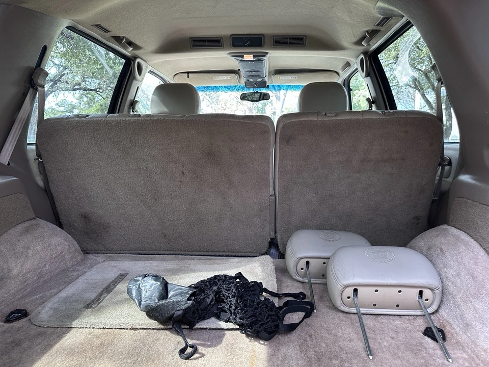 2000 Cadillac Escalade 1st Gen - Image 18 of 21