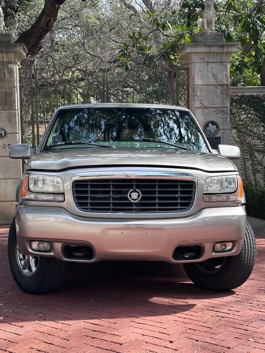 2000 Cadillac Escalade 1st Gen - Image 6 of 21