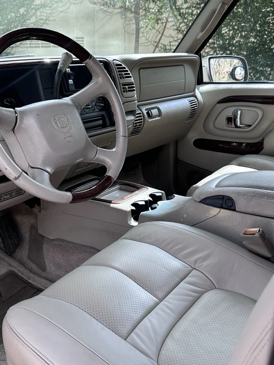 2000 Cadillac Escalade 1st Gen - Image 13 of 21