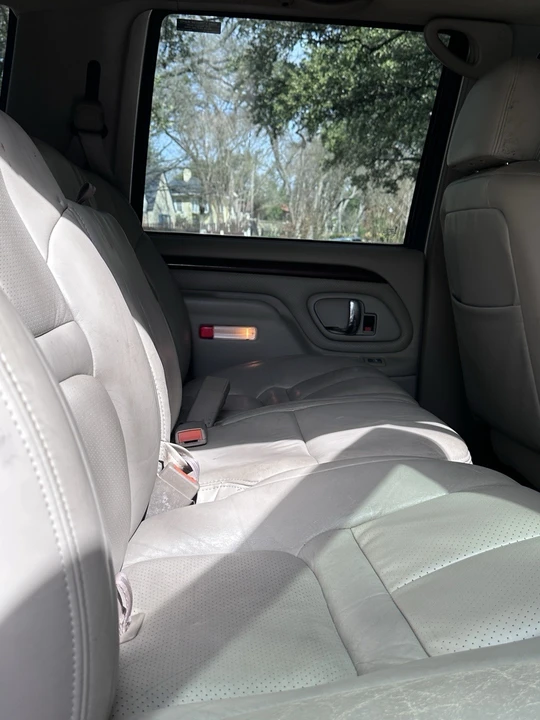 2000 Cadillac Escalade 1st Gen - Image 17 of 21