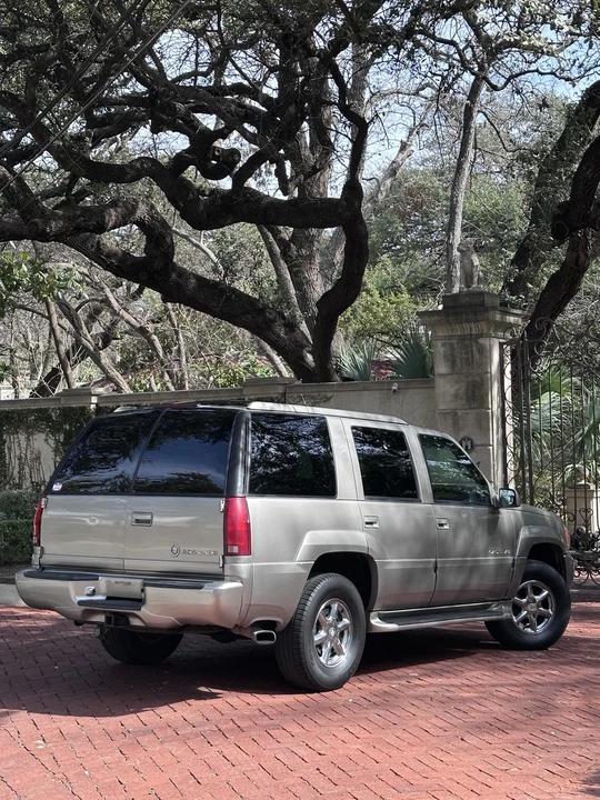 2000 Cadillac Escalade 1st Gen - Image 8 of 21