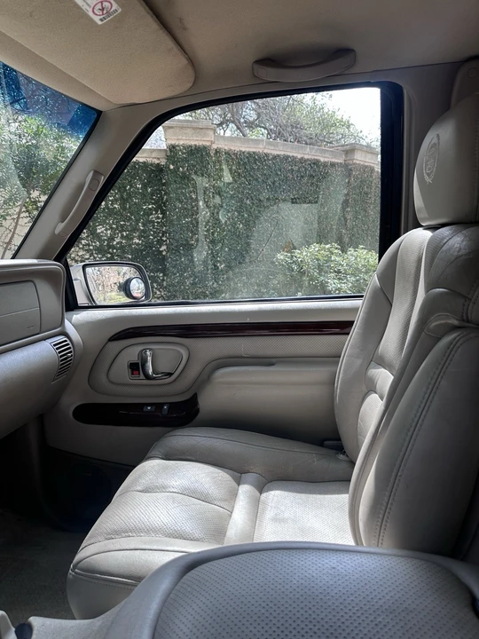 2000 Cadillac Escalade 1st Gen - Image 14 of 21