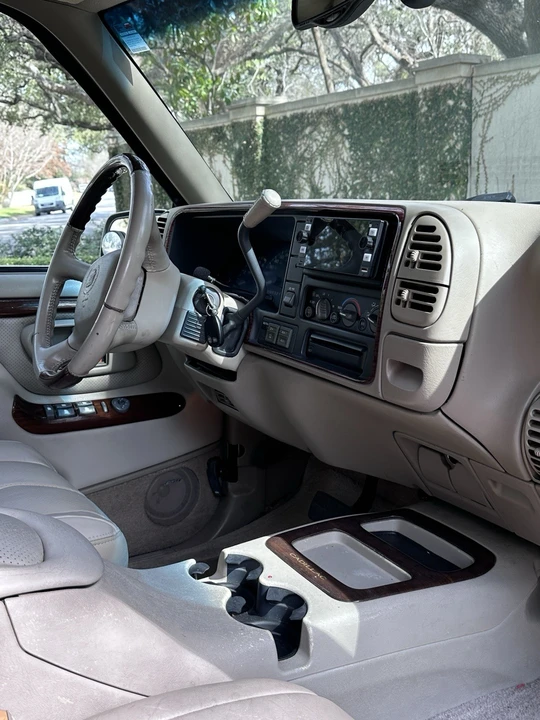 2000 Cadillac Escalade 1st Gen - Image 15 of 21