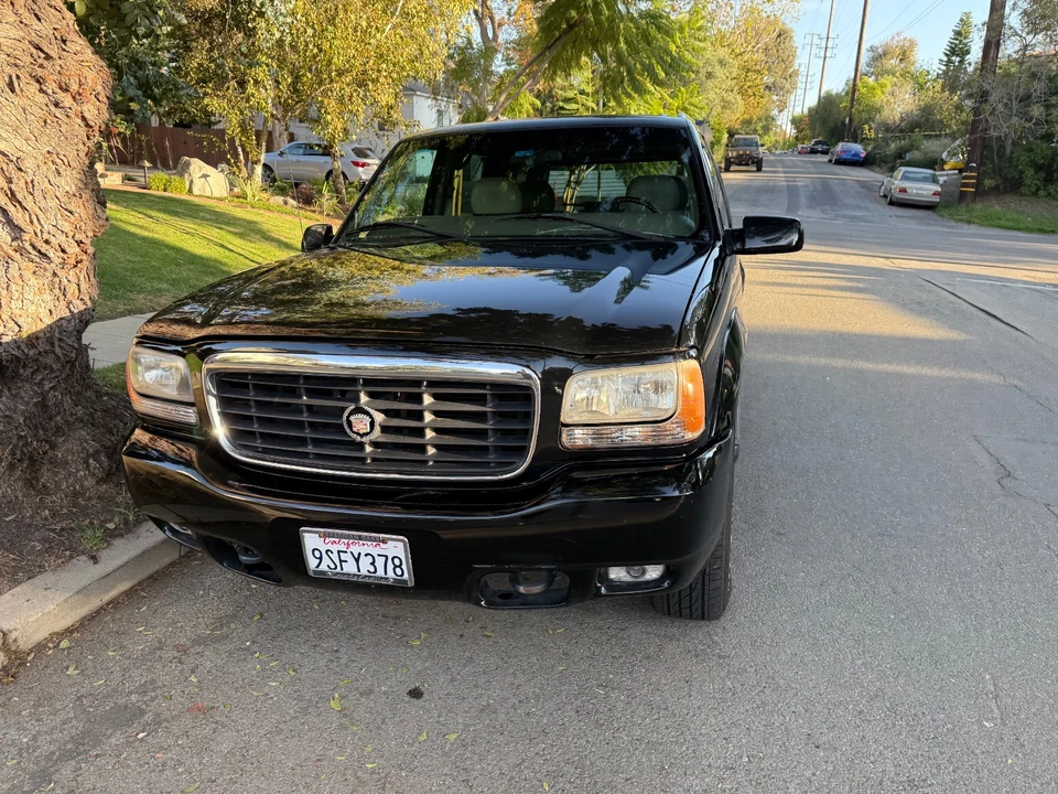 2000 Cadillac Escalade 1st Gen - Image 17 of 21