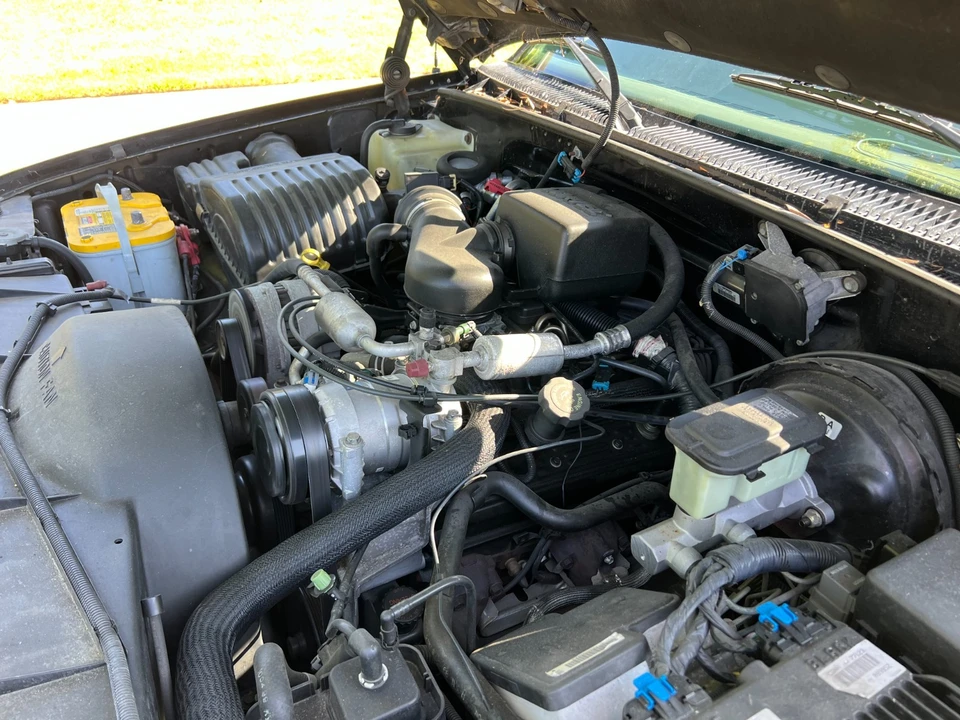 2000 Cadillac Escalade 1st Gen - Image 20 of 21
