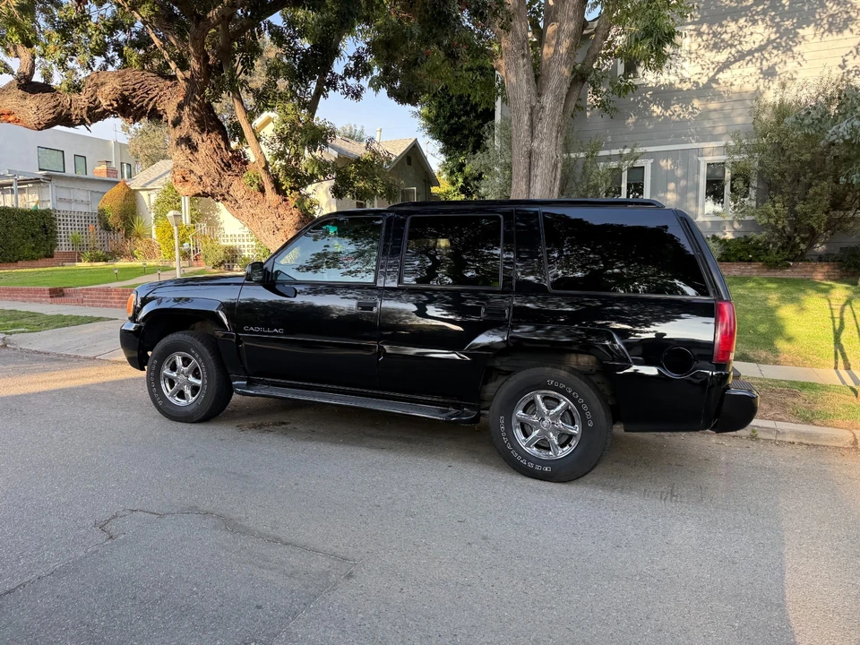 2000 Cadillac Escalade 1st Gen - Image 10 of 21