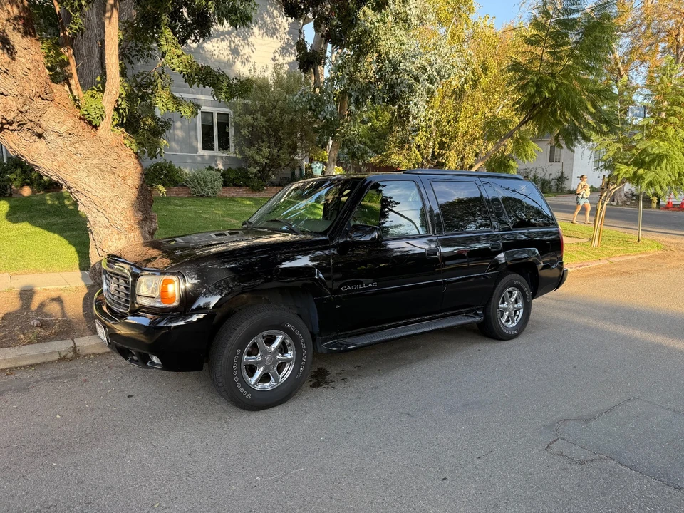 2000 Cadillac Escalade 1st Gen - Image 19 of 21
