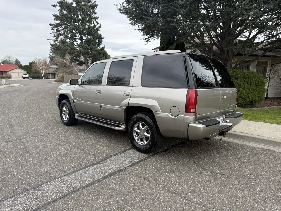 2000 Cadillac Escalade 1st Gen - Image 4 of 21