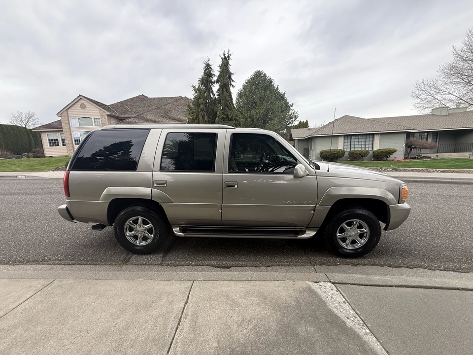 2000 Cadillac Escalade 1st Gen - Image 7 of 21