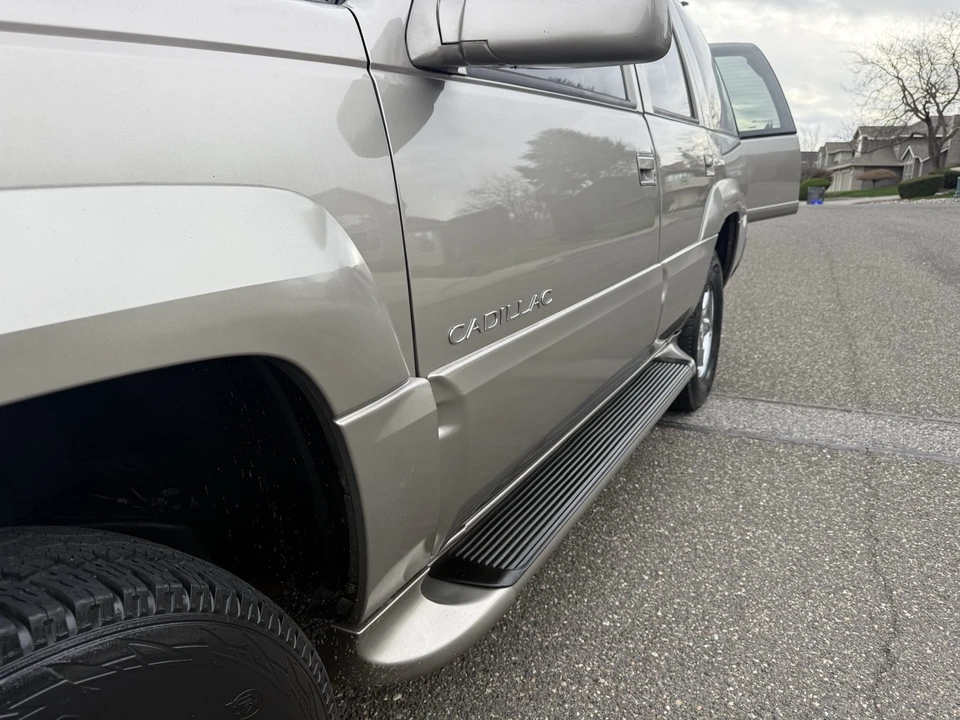 2000 Cadillac Escalade 1st Gen - Image 19 of 21