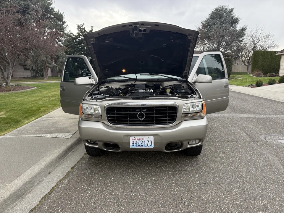 2000 Cadillac Escalade 1st Gen - Image 17 of 21