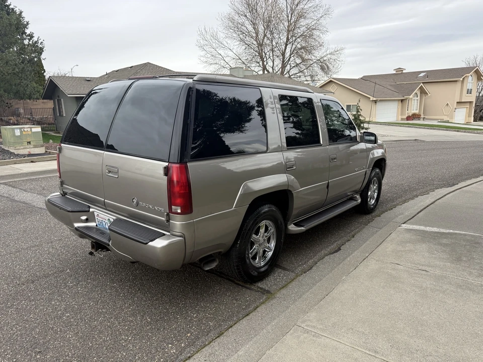 2000 Cadillac Escalade 1st Gen - Image 6 of 21
