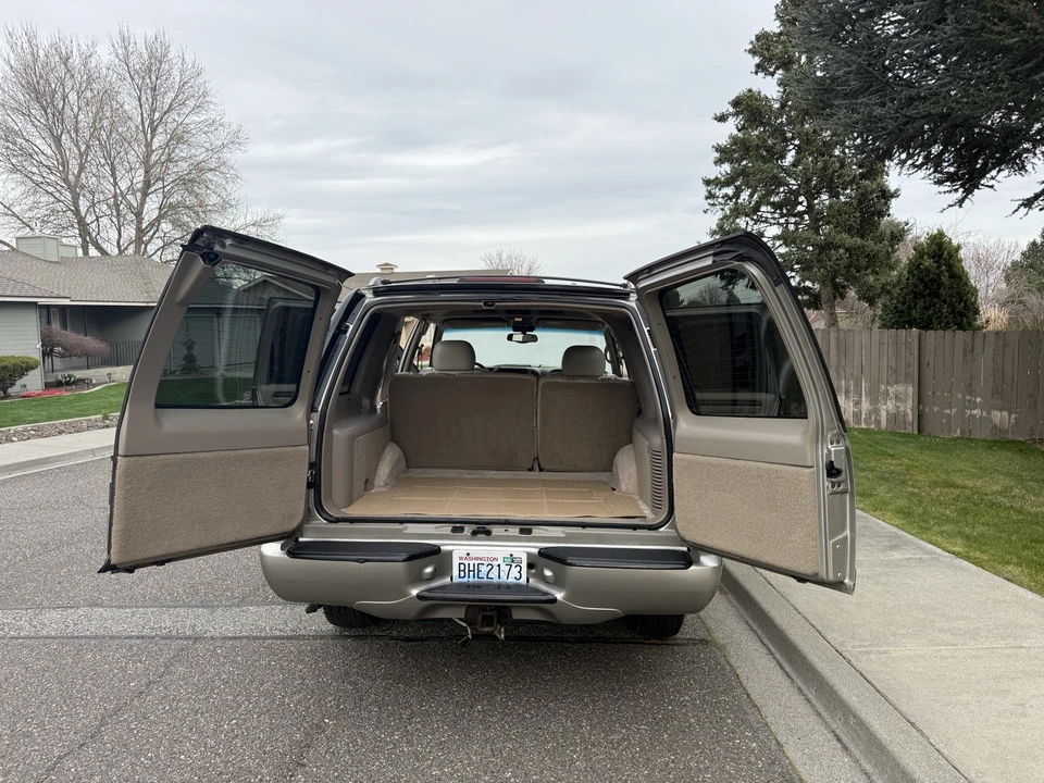 2000 Cadillac Escalade 1st Gen - Image 13 of 21