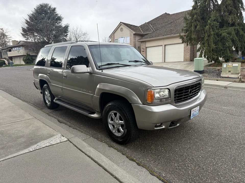 2000 Cadillac Escalade 1st Gen - Image 8 of 21