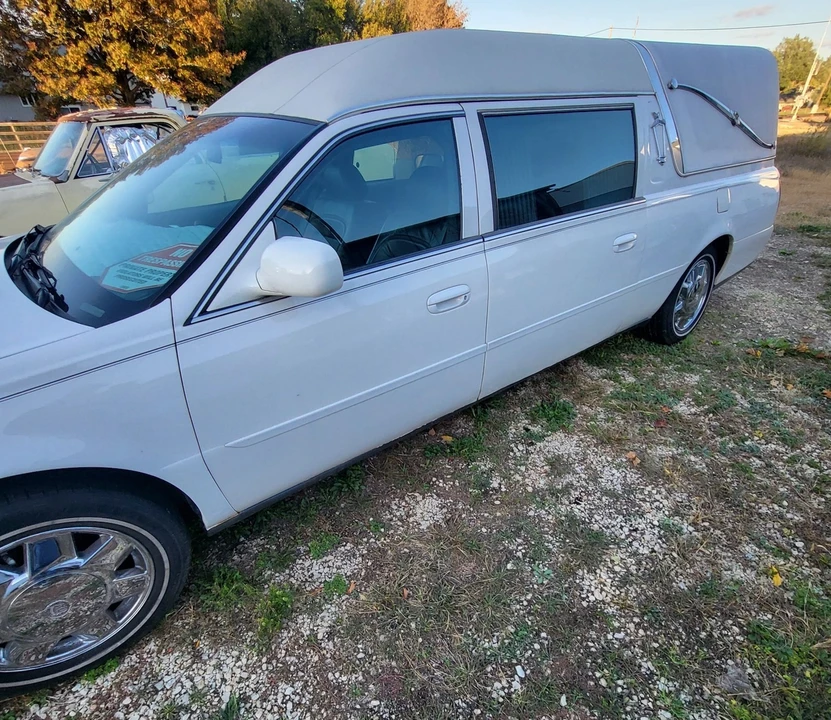 2000 Cadillac Fleetwood - Image 5 of 20