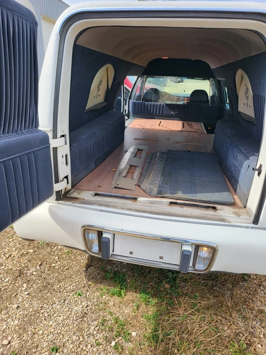 2000 Cadillac Fleetwood - Image 14 of 20