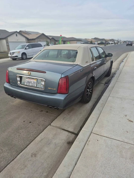 2000 Cadillac DeVille 8th Gen - Image 4 of 10