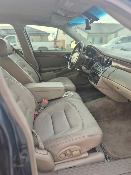 2000 Cadillac DeVille 8th Gen - Image 3 of 10