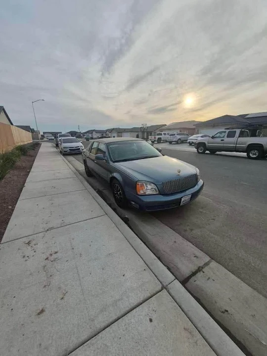 2000 Cadillac DeVille 8th Gen - Image 2 of 8