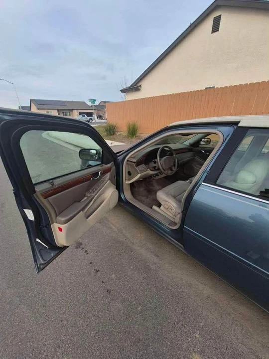 2000 Cadillac DeVille 8th Gen - Image 4 of 8