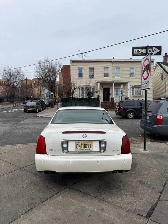 2000 Cadillac DeVille 8th Gen - Image 4 of 11