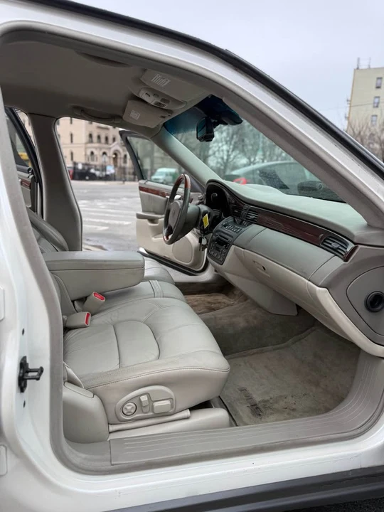 2000 Cadillac DeVille 8th Gen - Image 10 of 11