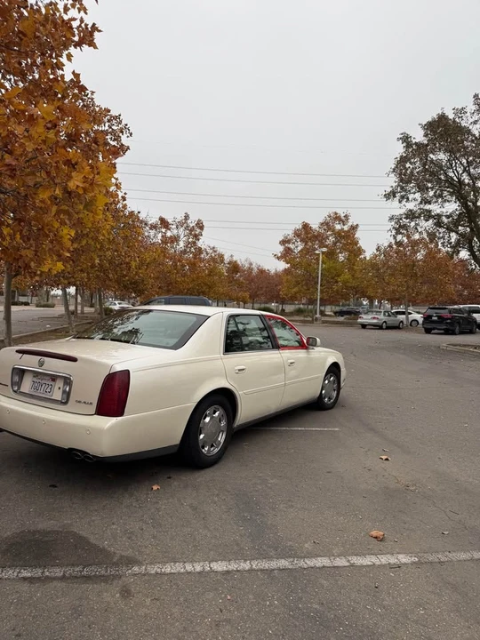 2000 Cadillac DeVille 8th Gen - Image 3 of 8
