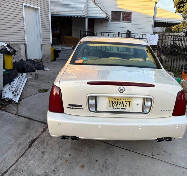 2000 Cadillac DTS - Image 10 of 18