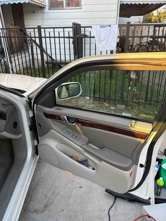 2000 Cadillac DTS - Image 18 of 18