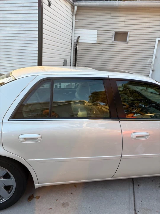2000 Cadillac DTS - Image 6 of 18