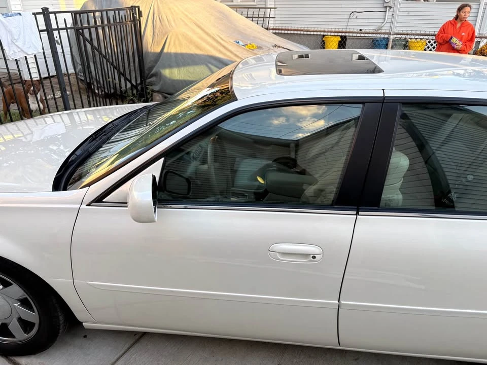 2000 Cadillac DTS - Image 13 of 18