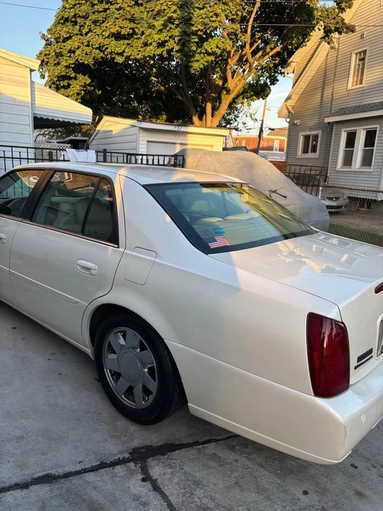 2000 Cadillac DTS - Image 11 of 18