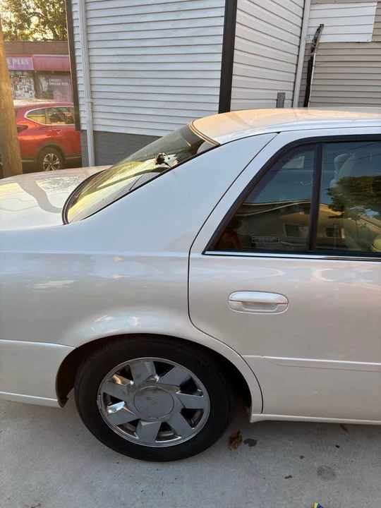 2000 Cadillac DTS - Image 7 of 18