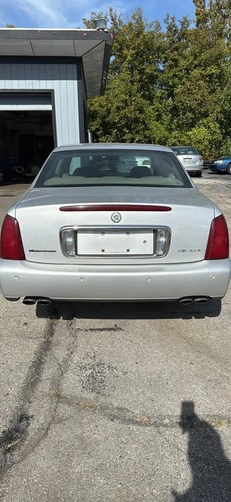2000 Cadillac DTS - Image 3 of 12