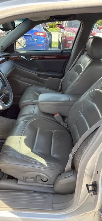 2000 Cadillac DTS - Image 8 of 12