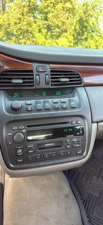 2000 Cadillac DTS - Image 11 of 12