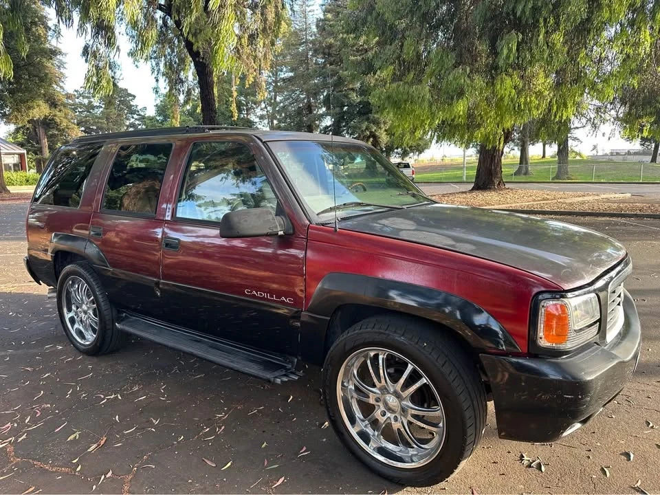 2000 Cadillac Escalade 1st Gen - Image 6 of 17