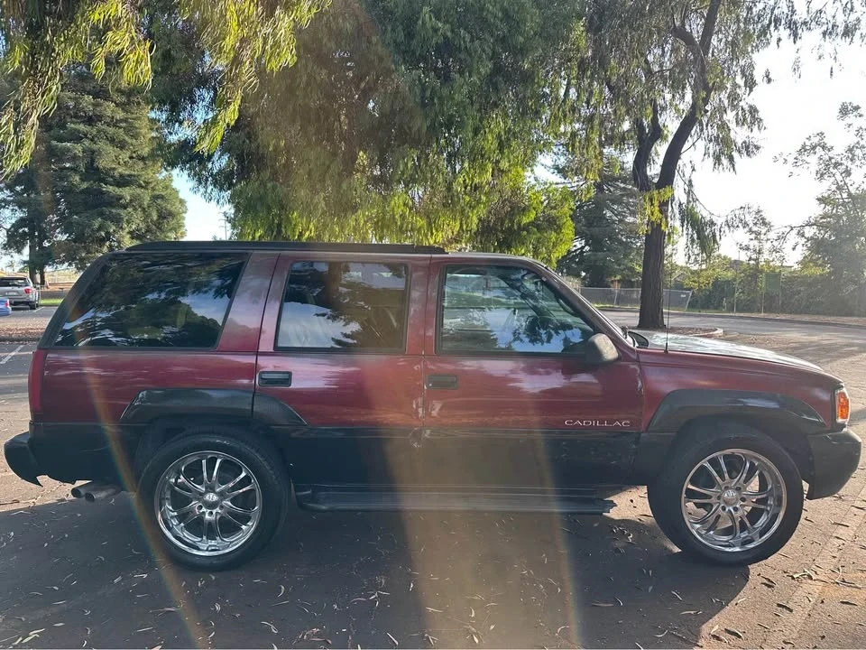 2000 Cadillac Escalade 1st Gen - Image 5 of 17