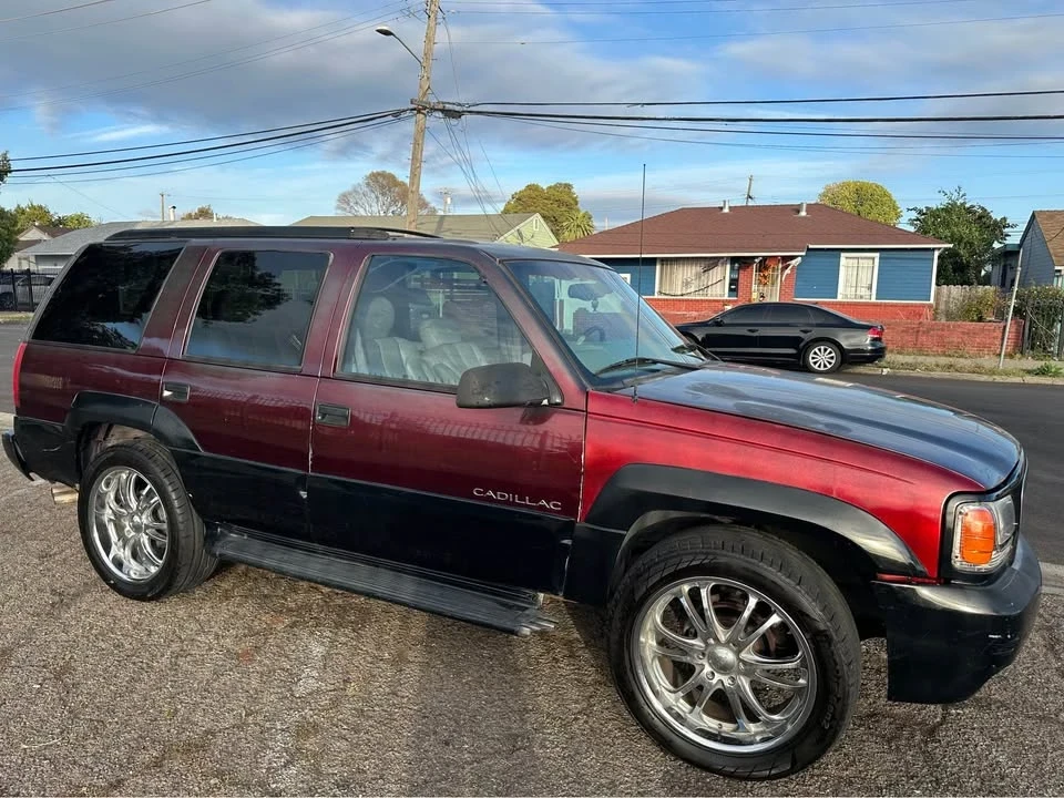 2000 Cadillac Escalade 1st Gen - Image 9 of 17