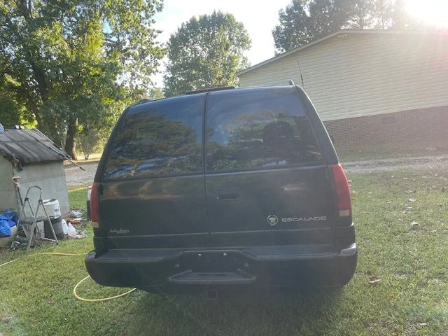 2000 Cadillac Escalade 1st Gen - Image 5 of 7